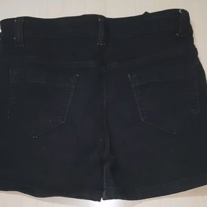 New Black Shorts Of 28 Waist