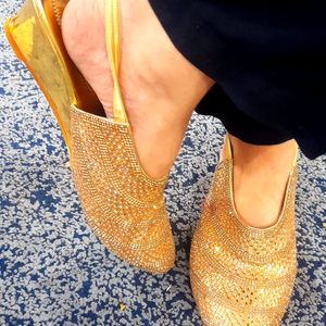 Women Golden Colour Heels Sandal