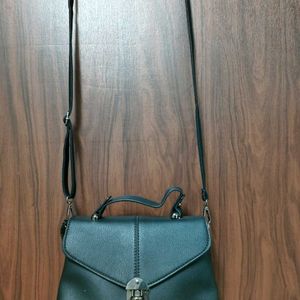 Good Quality Black Sling Bag