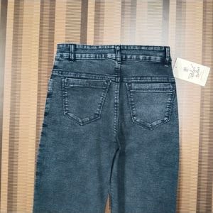 V-15 Size-28 Straight Women Denim Jeans