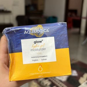 Aqualogica  Glow + hydra Gel Moisturiser