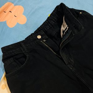 Black baggy jeans