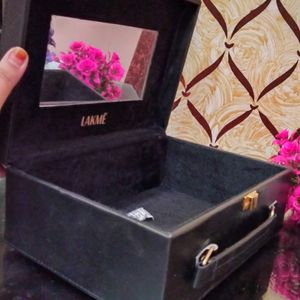 Lakme Vanity Box