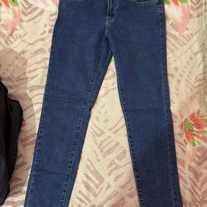 Levis Women Skinny Mid Rise Jeans