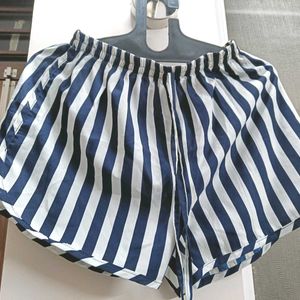 Striped Basic Shorts