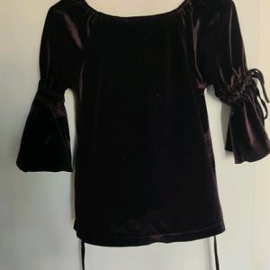 New Off-shoulder Black Top