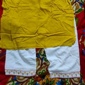 New Kurta Set With White Pant