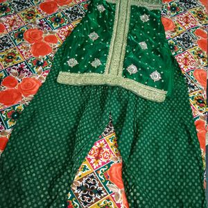 Designer heavy work kurti & salwar set  💚😍