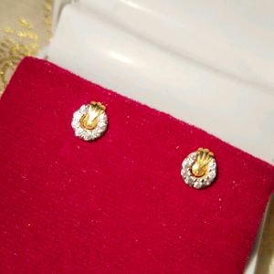 22ct Gold Studs