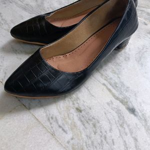 Women Black Elegant Leather Bellies