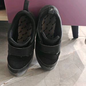 Hamleys Original Black Shoes 4-5 Years