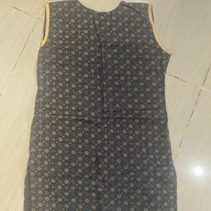 Sleeveless Cotton Black Kurta