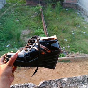 Kraftar New Heels Never Used