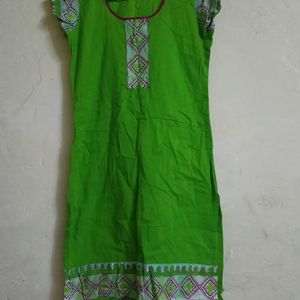 Green Kurti