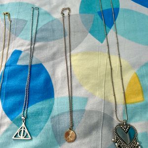 5 Pieces Of Dainty Necklaces.