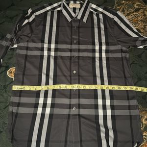 Authnetic burberry shirt L size