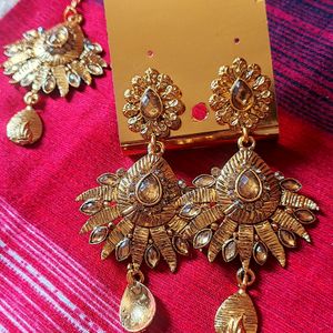 Earrings With Mangteeka