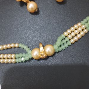 Women Neckpieac With Earings