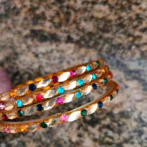 Earrings And Hair Clips An Bangle