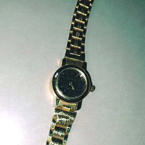 Unisex Aesthetic Golden Watch