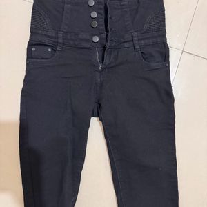 Knee Length Or Above Jeans Kapri