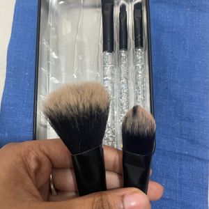 L’Oreal Paris Makeup Brushes