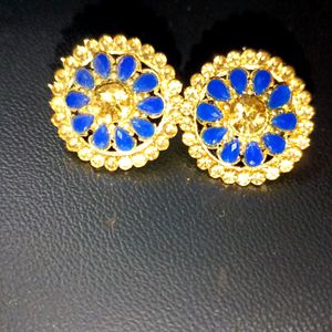 BEAUTIFUL BLUE EAR STUDS