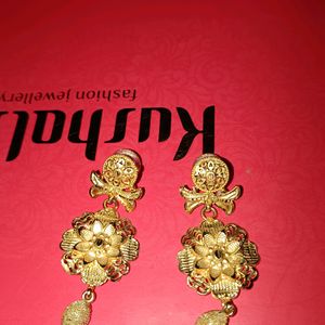 Gold Pattern Earrings