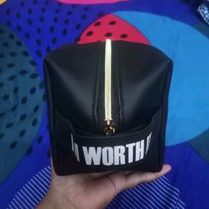 Loreal Paris I Am Worth Cube Pouch