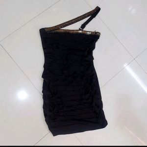 short black partywear dress