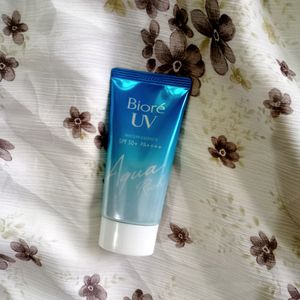 Biore UV Watery Essence Trendy Sunscreen