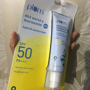 Plum Sunscreen Containing Rice Water N Niacinamide