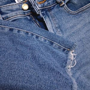 Zara Stresses Jeans