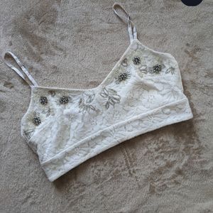 🤍 CUTE EMBELLISHED BRALETTE