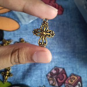 Pack Of 7 Gold Cross Charms