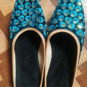 Beautiful Rajasthani Footwear For Women 💝