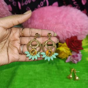 Combo of two earrings 😍