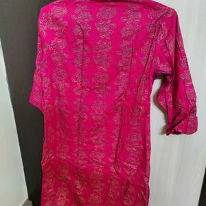 Avaasa Pinki Kurta With Gold Foiling