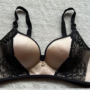 Sale‼️ Cream-Black Lace Bra 🖤