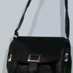 Selling A Beautiful Black Colour Slingbag