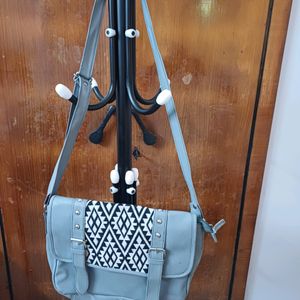 Stylish Kanvas Sling Bag