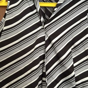 Collared Sleeveless Black N White Striped Top