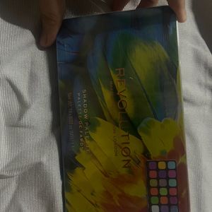 Makeup Revolution Eyeshadow (Birds of paradise)