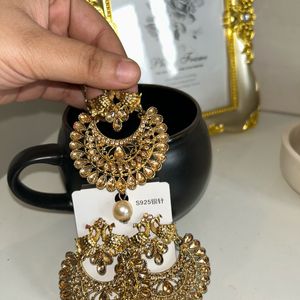 Earrings With Mangtika