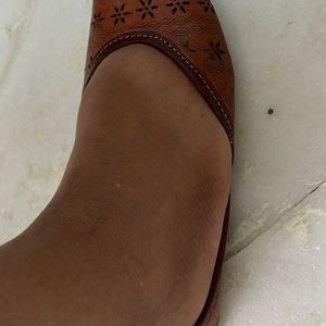 Punjabi Juttis