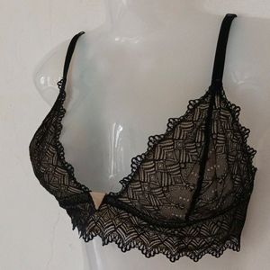 BLACK BRALETTE