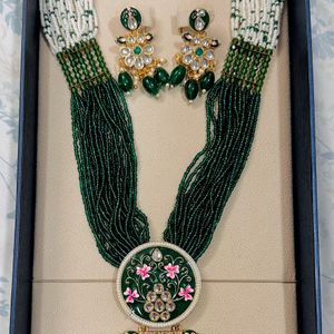 Kundan Green Jwellery Set