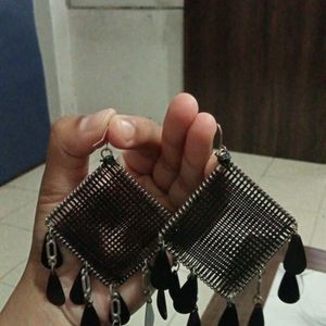 Black Colour Beatiful Earrings