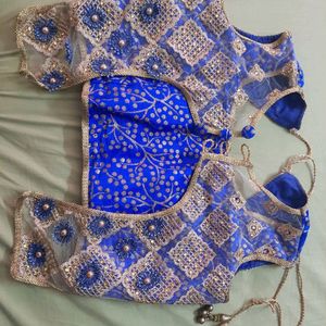 Gagara Blouse With Unique Style