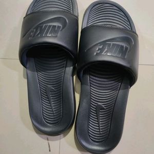 New Nike Flipflops